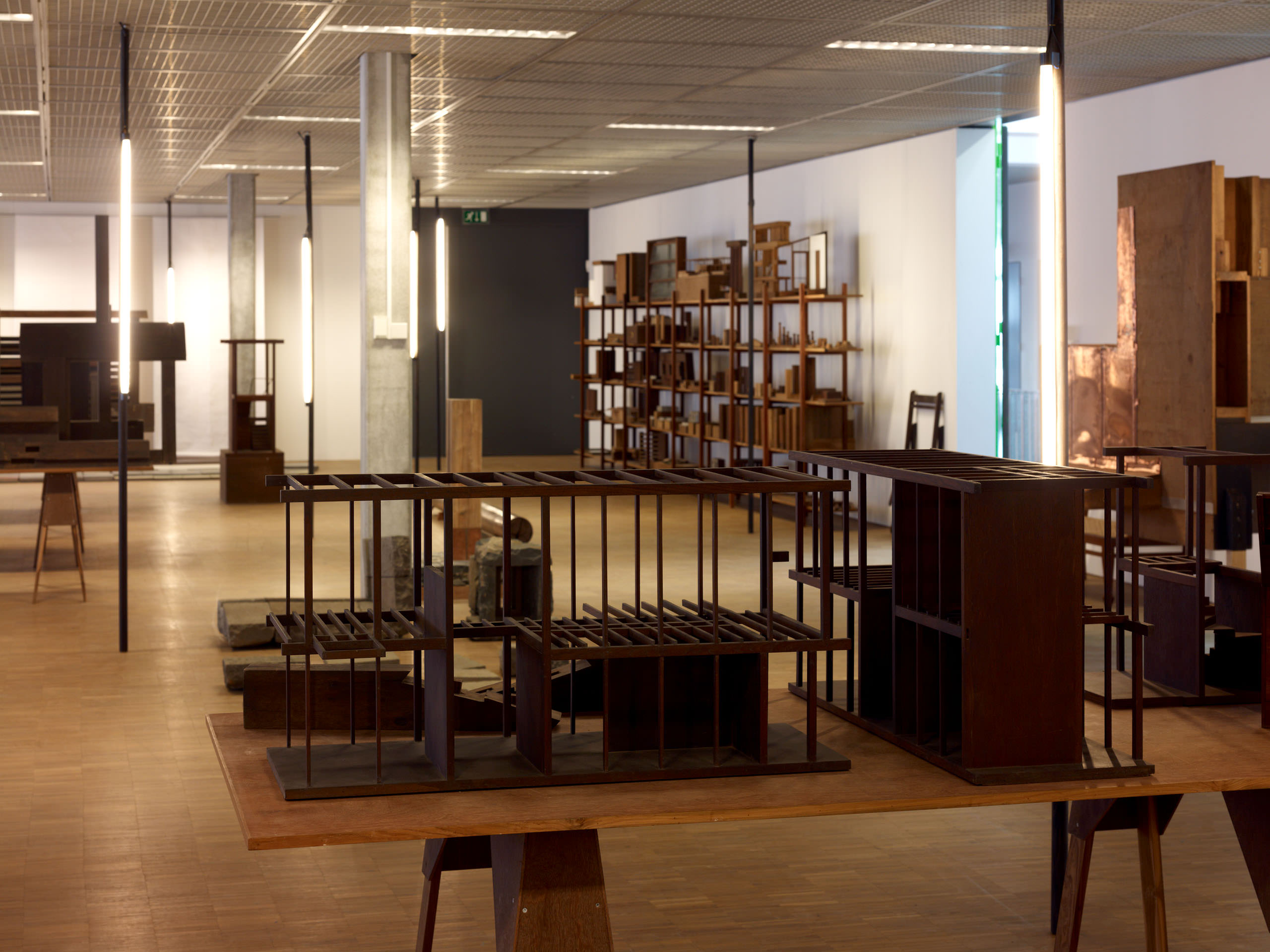 E11328 AP45 028242 j2560